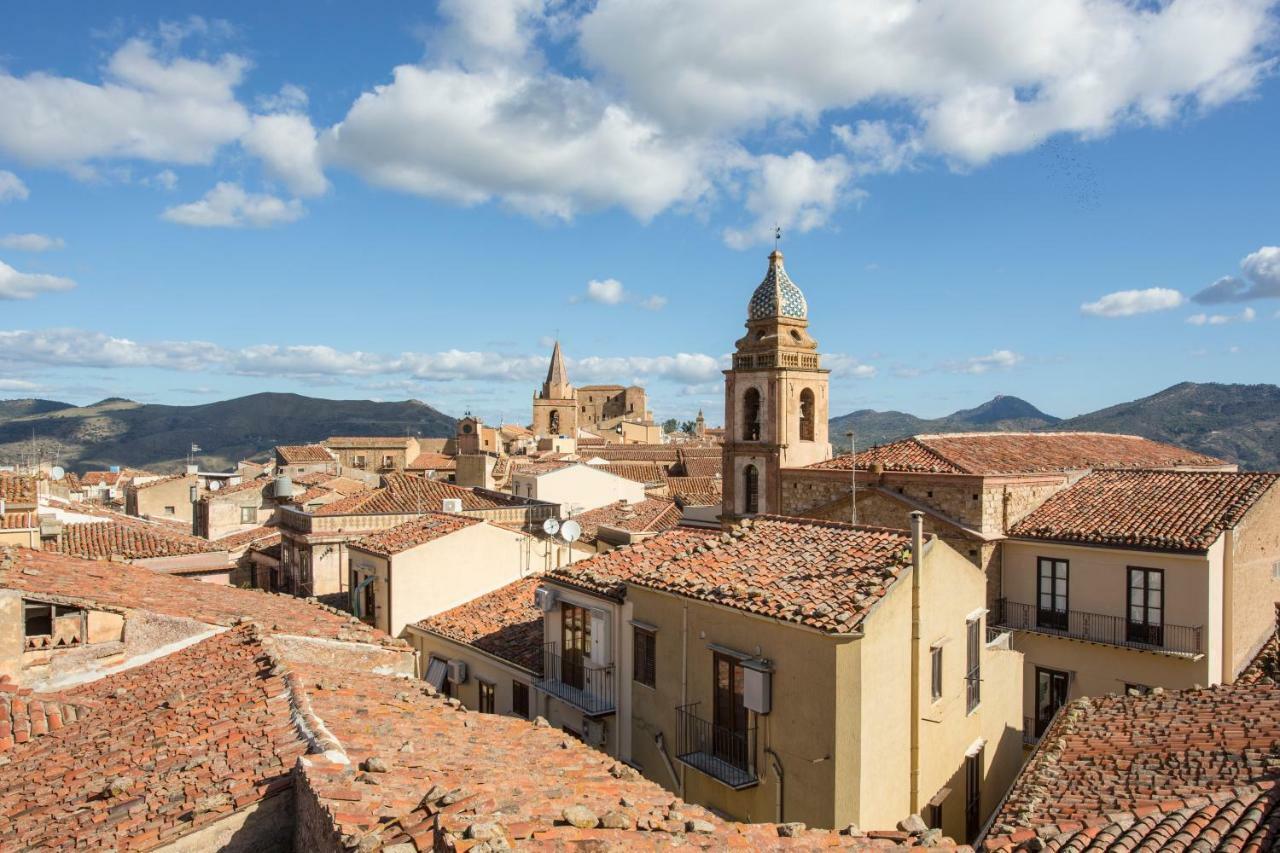 Case Spazioscena - Tersicore Castelbuono  Exterior photo