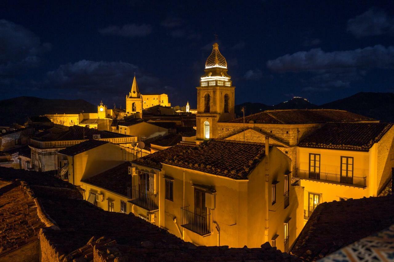 Case Spazioscena - Tersicore Castelbuono  Exterior photo